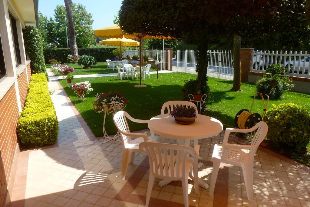 Hotel Versilia Lido di Camaiore Eksteriør billede
