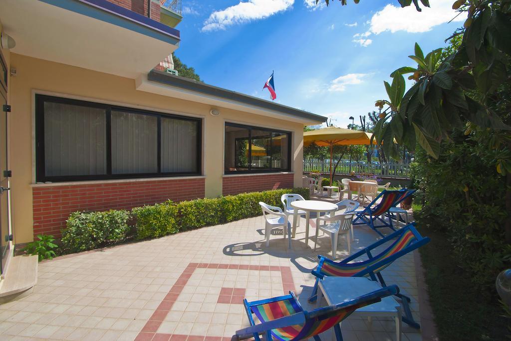 Hotel Versilia Lido di Camaiore Eksteriør billede