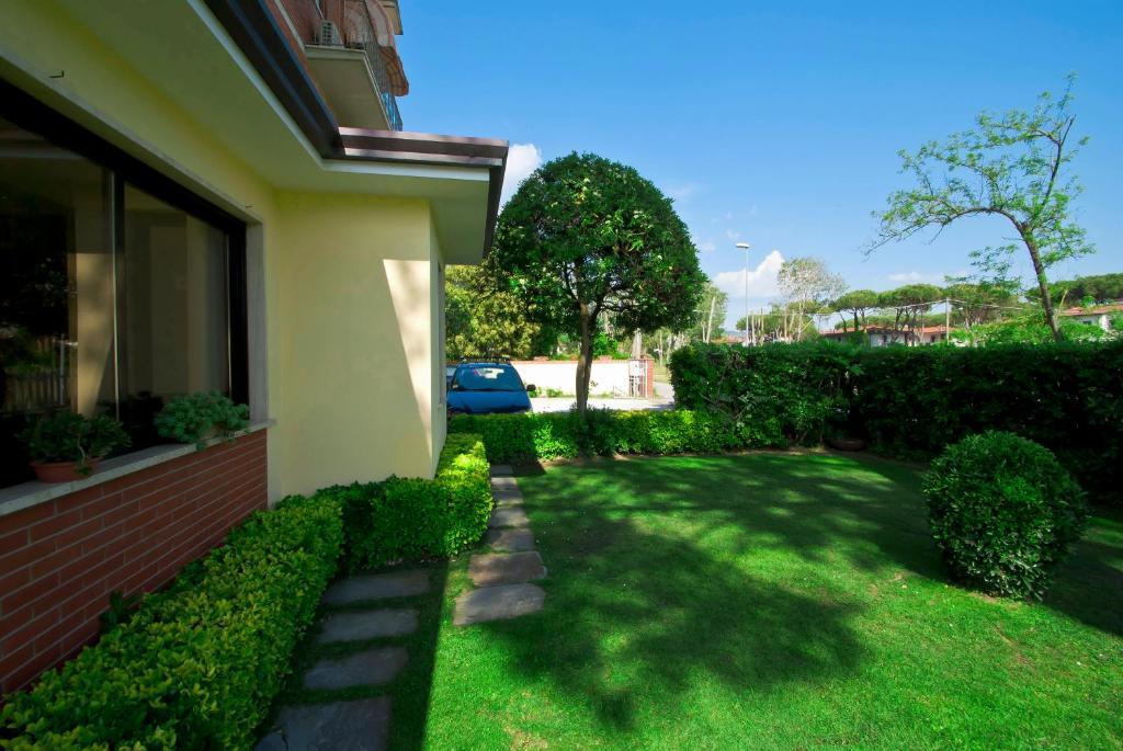 Hotel Versilia Lido di Camaiore Eksteriør billede