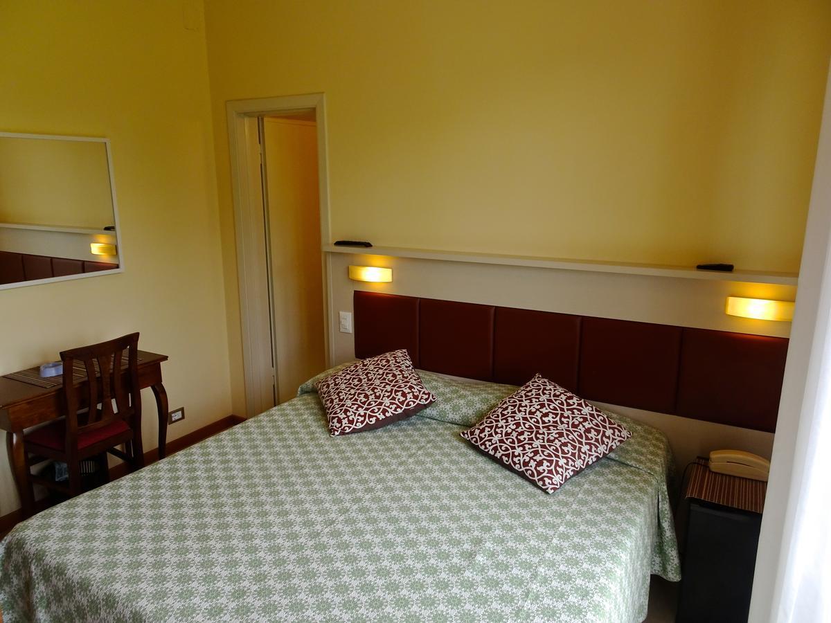 Hotel Versilia Lido di Camaiore Eksteriør billede